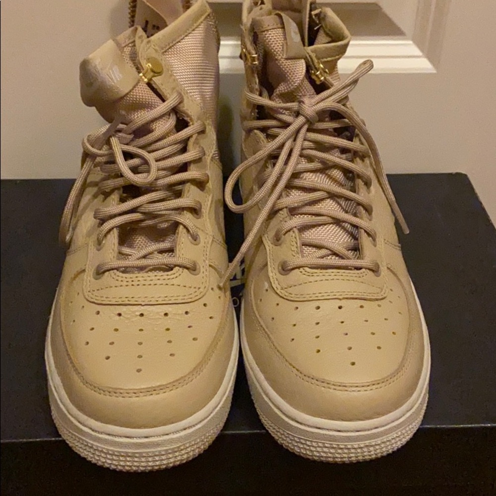 Nike SF AF1 Mid